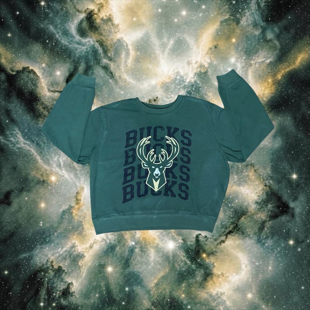 NBA Milwaukee Bucks Womens Large Cropped Crewneck Sweatshirt Green Graphic